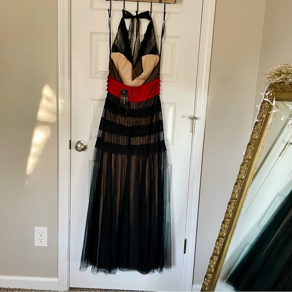 NWT BCBG Floor length red and black tulle gown size 2 - Picture 9 of 13
